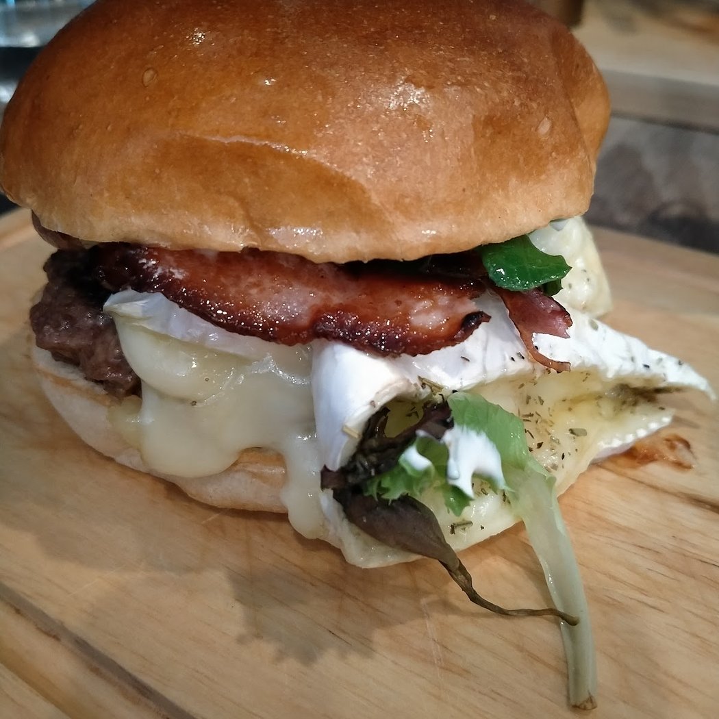 Restaurant « Yummy House » Fontainebleau 1